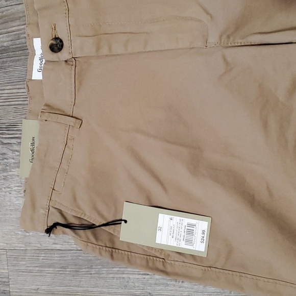 Goodfellow Flat Front 9" Seam Shorts Size 32 - Picture 2 of 4